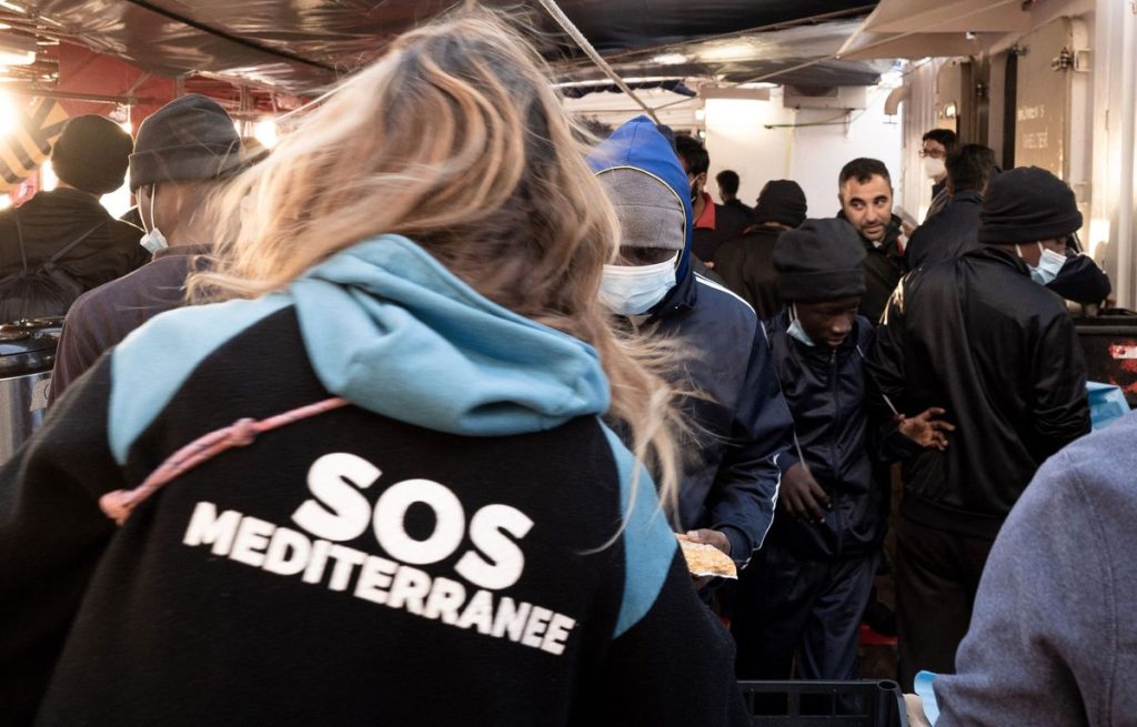 Brussels wants to speed up deportations but also wants migrants back